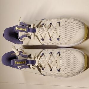 NEW LeBron Witness 5 Basketball Shoe 'Summit White/Purple/Amarillo Size 12